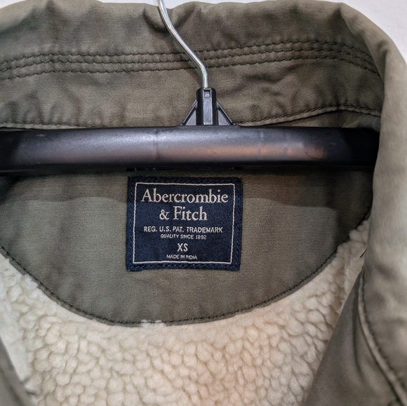 Abercrombie & Fitch Army Green Faux Fur Lined Jacket Size XS - Picture 3 of 11